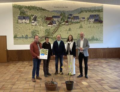 Projekt Eichh�rnchen - Der Natur unter die Arme greifen