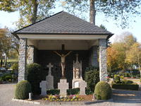 Denkmal 33 - Ausstellungsst�cke Friedhofskapelle